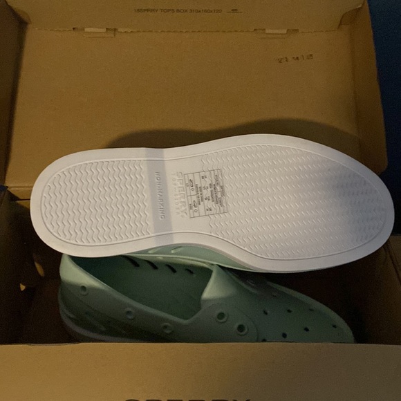 Sperry Float - Picture 2 of 3